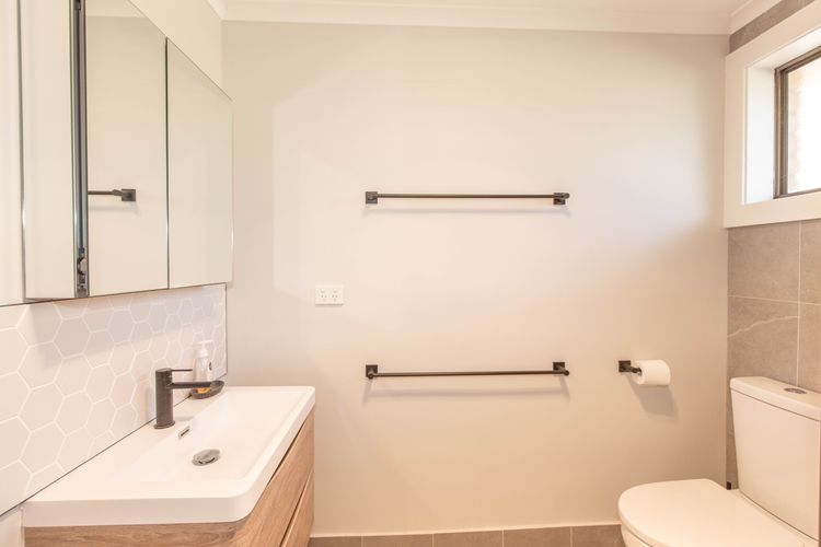 Eliza Lee – 2/50 Gippsland Street