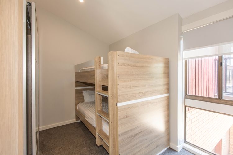 Eliza Lee – 2/50 Gippsland Street