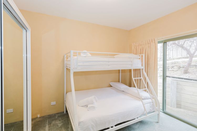 Glacialis – 4/5 Penders Court