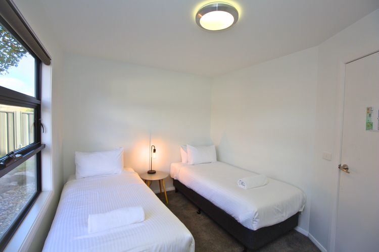 25A Twynam Street