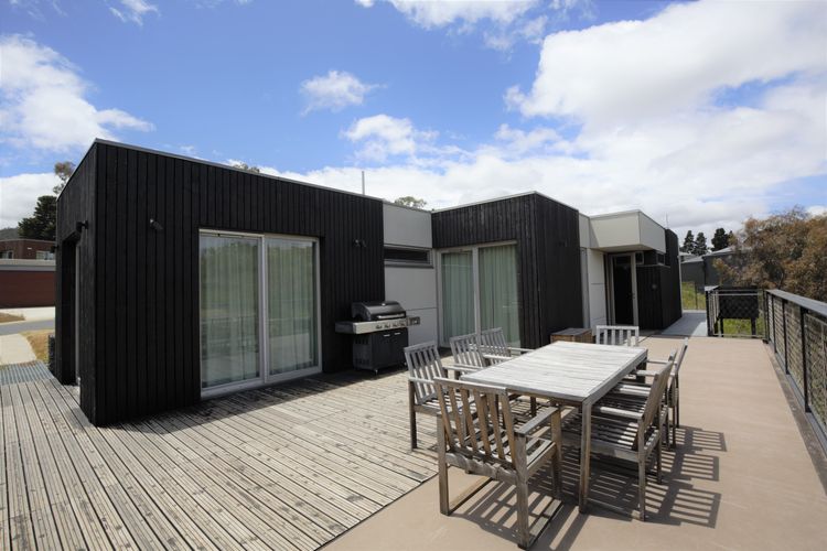 Jindy Haus – 1 / 76 Kunama Drive