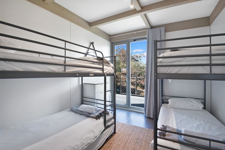 Jindy Haus – 1 / 76 Kunama Drive