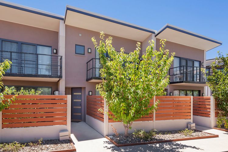 Khione – 7/23-25 Kirwan Close