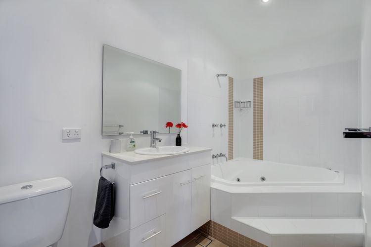 Khione – 7/23-25 Kirwan Close