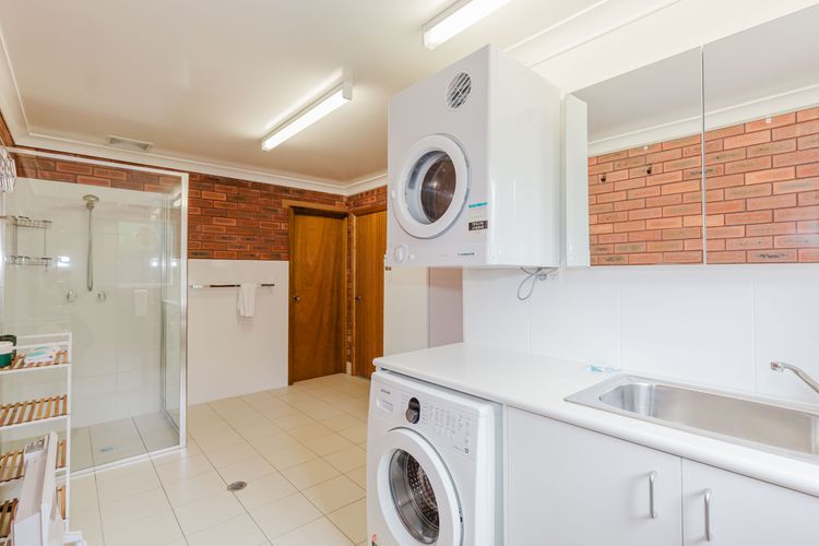 Ollie’s Place – 1/15 Cobbon Crescent