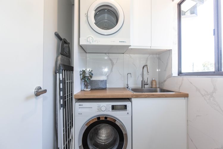 Lakeside Breeze – 1/58 Townsend Street