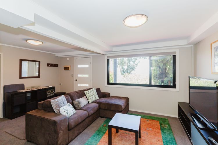 10 Kanangra Crescent – Entire