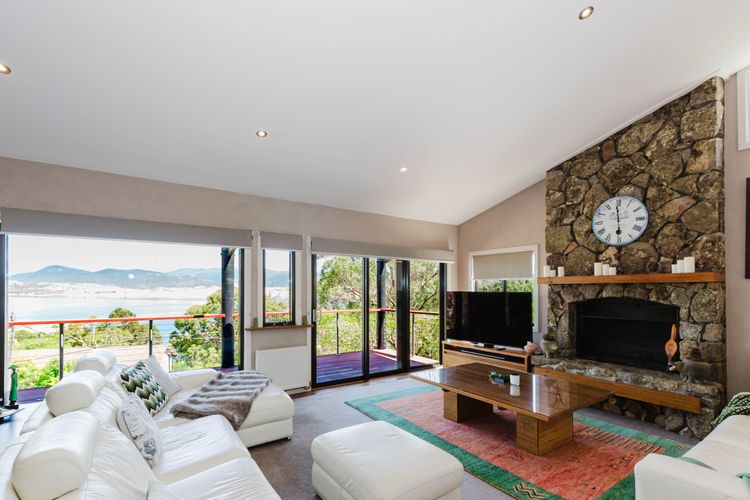 10 Kanangra Crescent – Entire