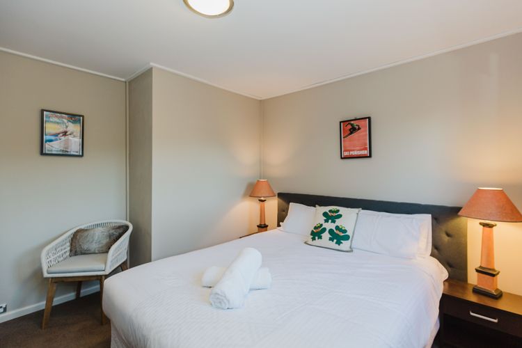 10 Kanangra Crescent – Entire