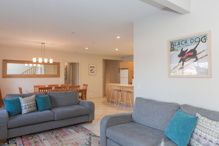 Banjo’s Way 2 – 2/23 Banjo Paterson Cres