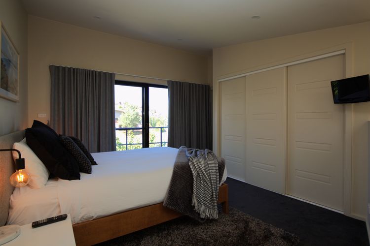 Khione – 6/23-25 Kirwan Close