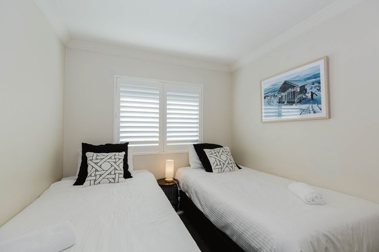 Khione – 6/23-25 Kirwan Close