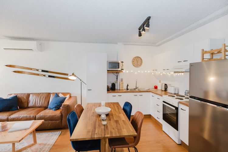 Alpine Mountain View – 24/13-15 Kirwan Close
