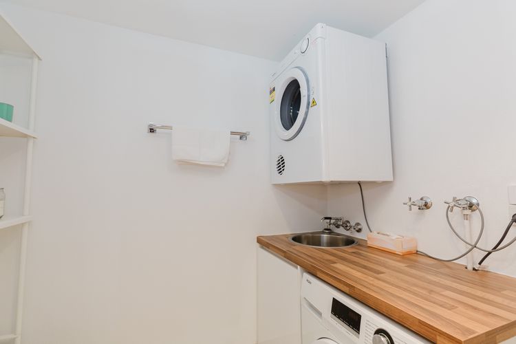 Alpine Mountain View – 24/13-15 Kirwan Close