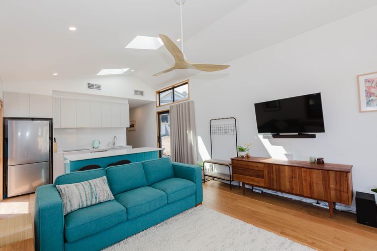 Little Willow – 11a Willow Bay Place