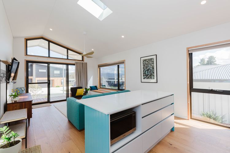 Little Willow – 11a Willow Bay Place