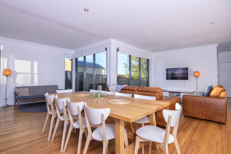 Piper’s – 2/111A Gippsland Street