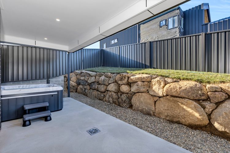 14 Abbott Street – Entire