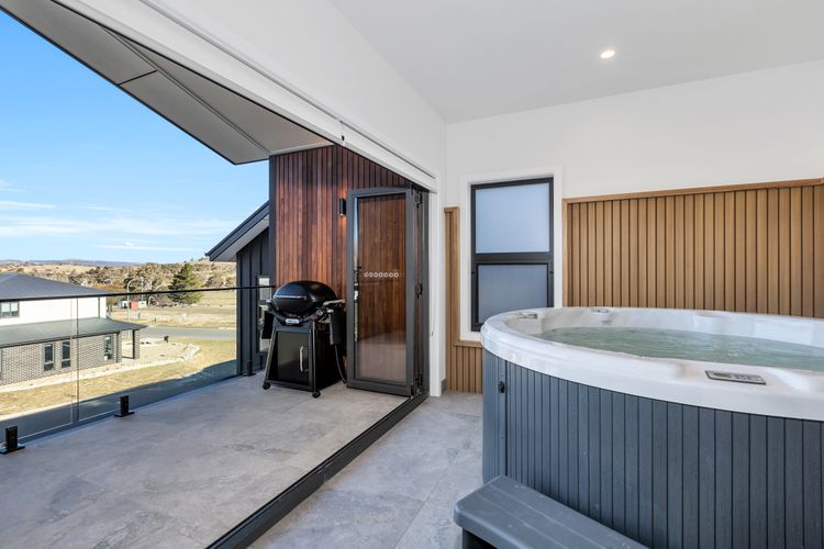 14 Abbott Street – Entire