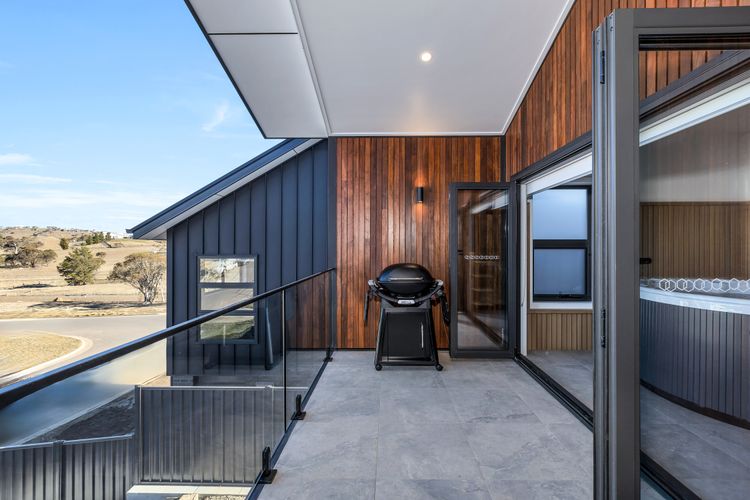 14 Abbott Street – House