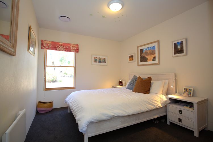 Mountain Zen – 94 Chongs Road