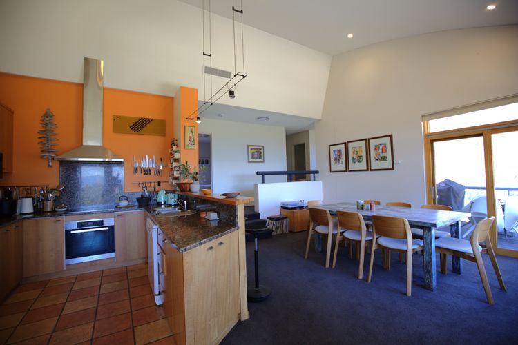 Mountain Zen – 94 Chongs Road