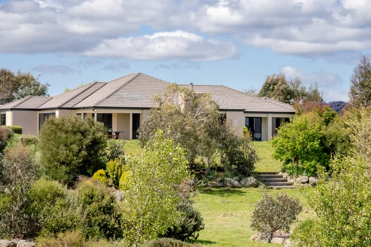 Snowy Mountains Retreat – 10 Mowamba Way