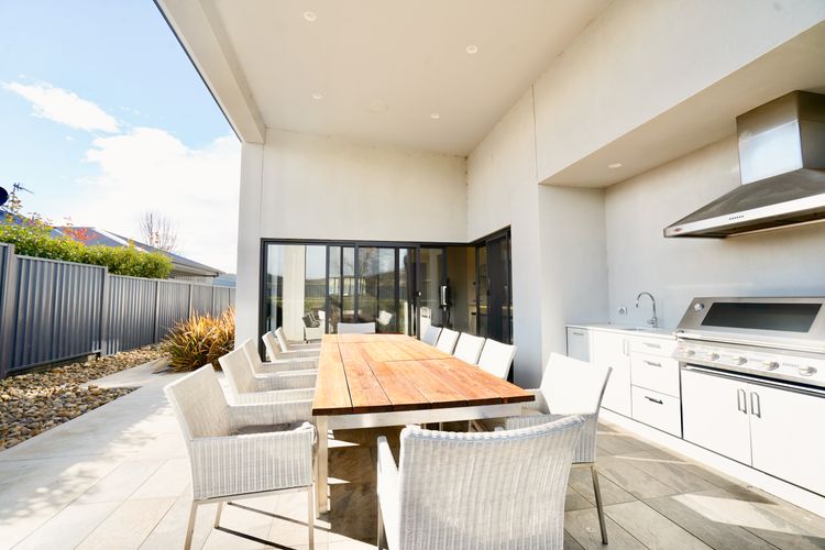 Pinecone Lodge – 38 Twynam Street