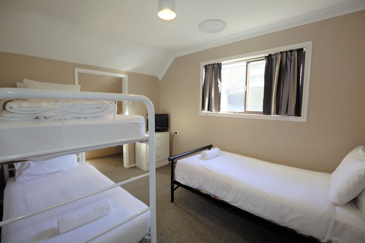 Blizzard Bunny Lodge – 43 Gippsland Street