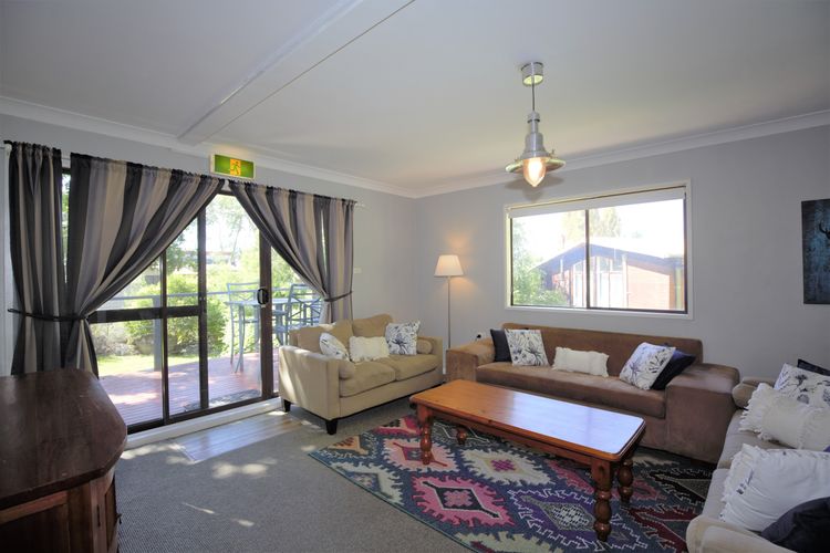 Blizzard Bunny Lodge – 43 Gippsland Street