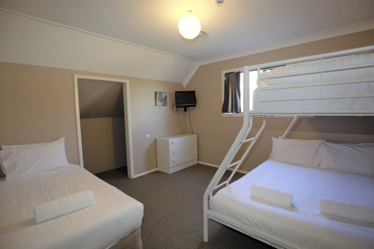 Blizzard Bunny Lodge – 43 Gippsland Street