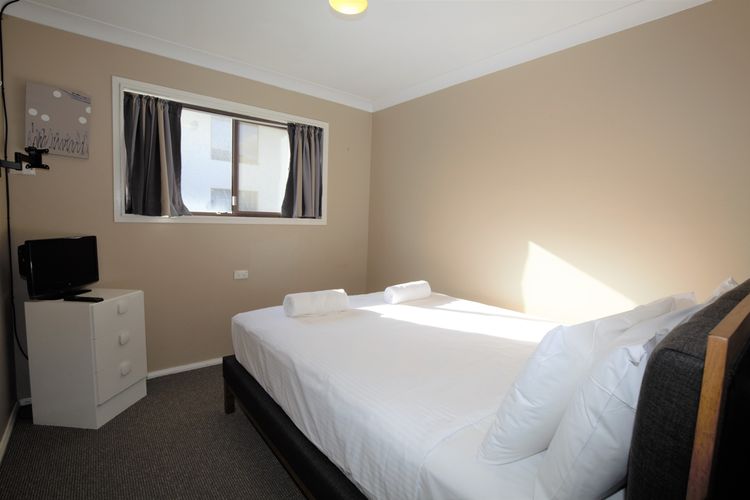 Blizzard Bunny Lodge – 43 Gippsland Street