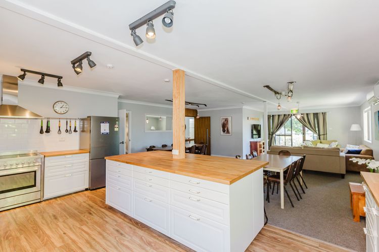 Blizzard Bunny Lodge – 43 Gippsland Street