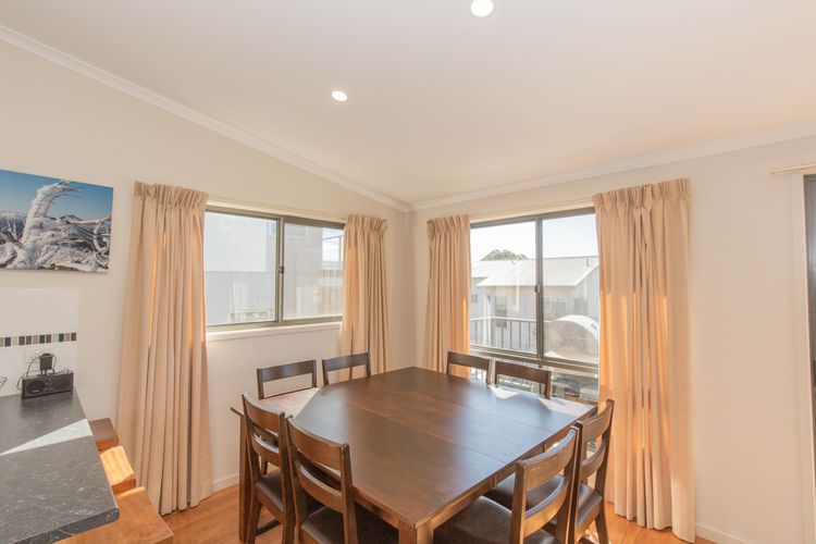 Boronia – 4/30 Nettin Circuit