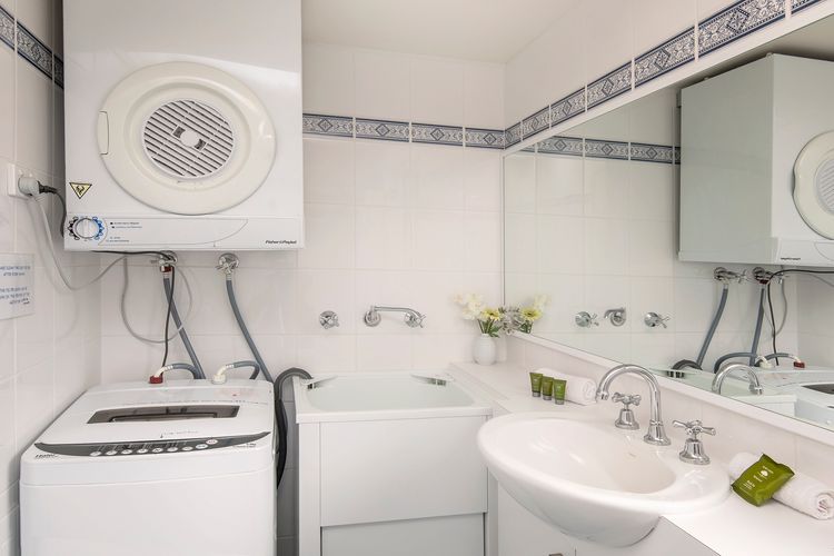 Cascades – 18/3 Kurrajong Street