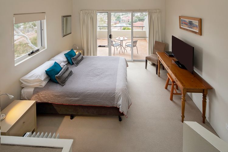 Cascades – 18/3 Kurrajong Street