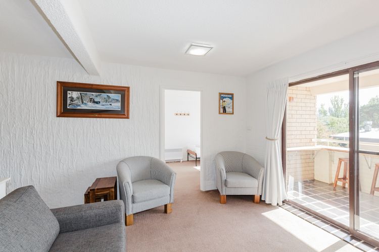 Central Park – 10/1 Snowy River Avenue