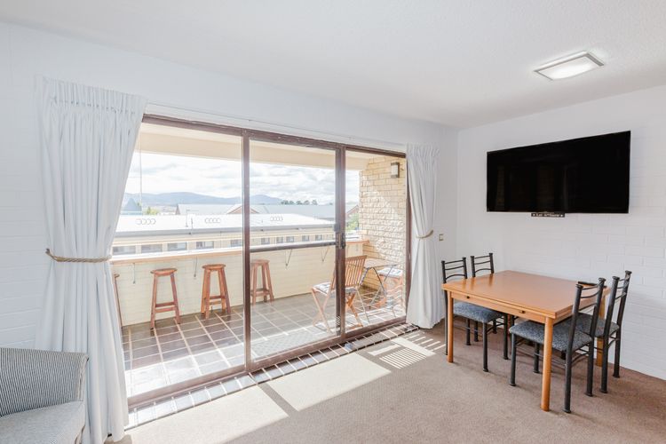 Central Park – 10/1 Snowy River Avenue