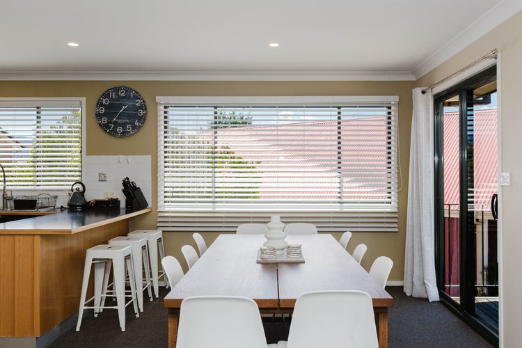 Chalet De Neige – 2/9 Jillamatong Street