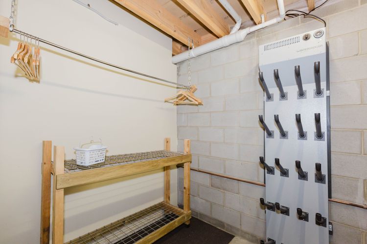 Chalet De Neige – 2/9 Jillamatong Street