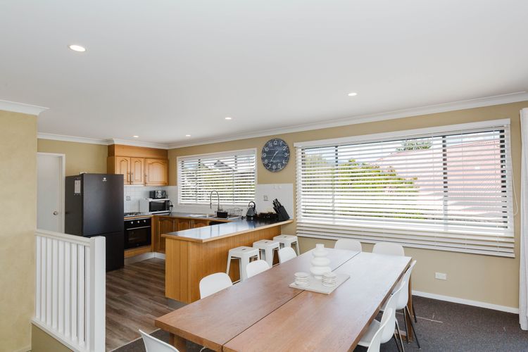 Chalet De Neige – 2/9 Jillamatong Street