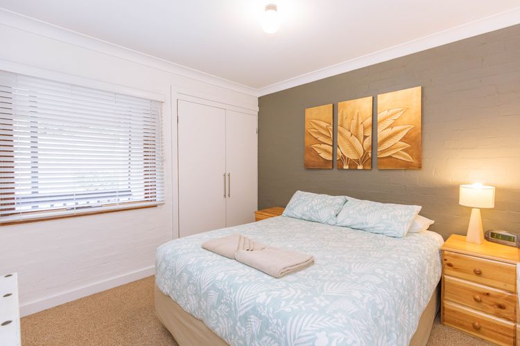 Dauphine – 1/23 Townsend Street