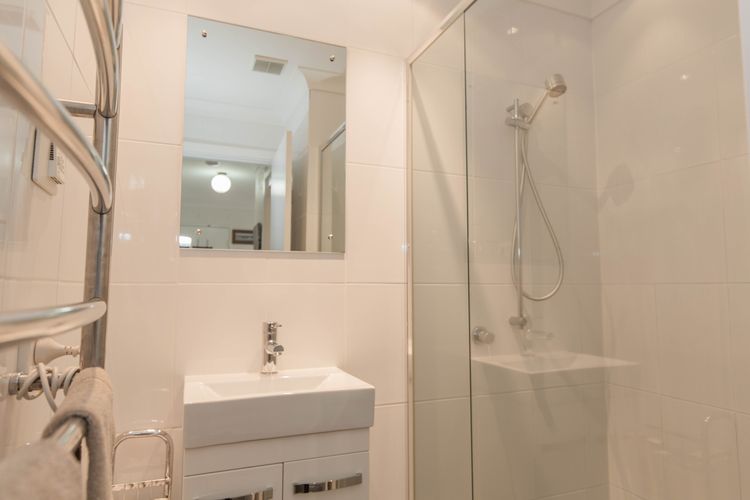 Dauphine – 1/23 Townsend Street