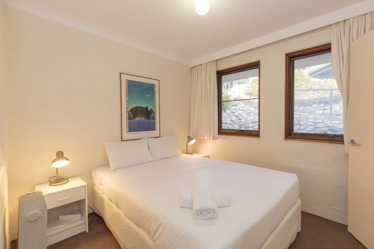 Dauphine – 3/23 Townsend Street