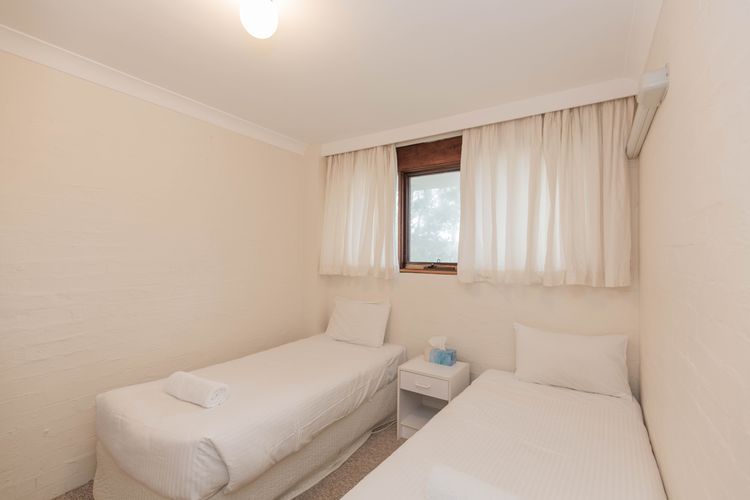 Dauphine – 3/23 Townsend Street