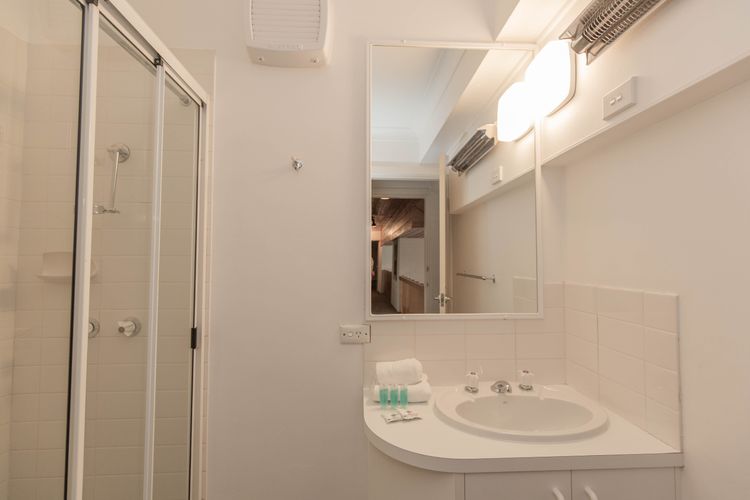 Dauphine – 3/23 Townsend Street