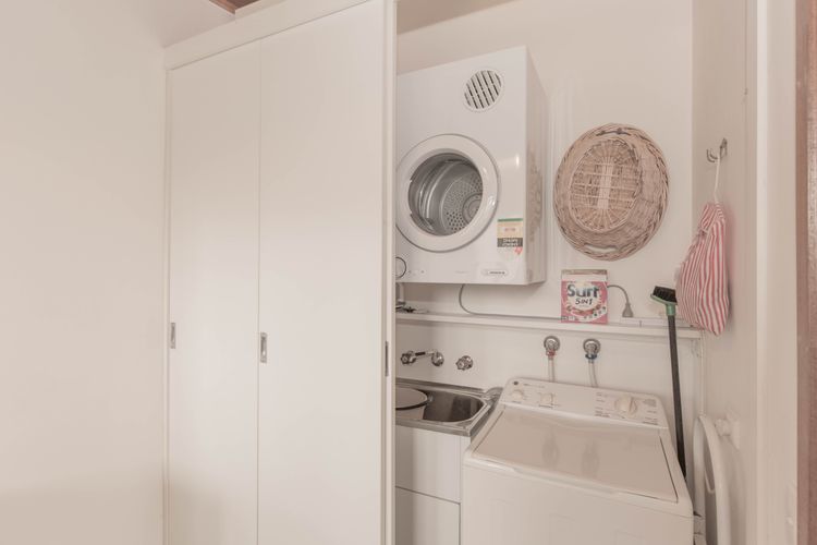 Grindelwald – 1/39 Townsend Street