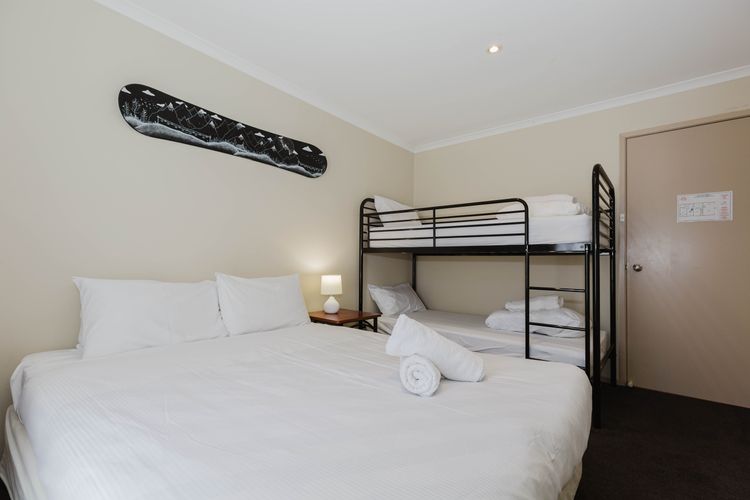 Acacia 5 – 2/2 Kirwan Close