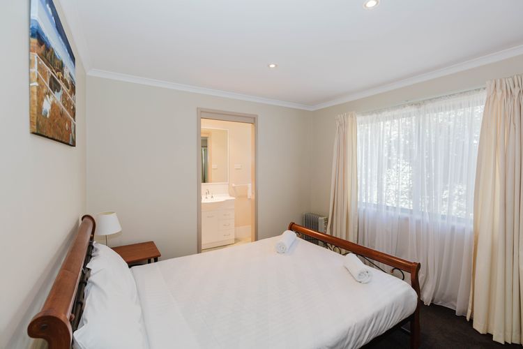 Acacia 5 – 2/2 Kirwan Close