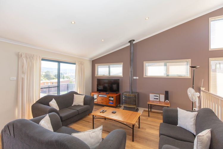 Acacia 5 – 2/2 Kirwan Close